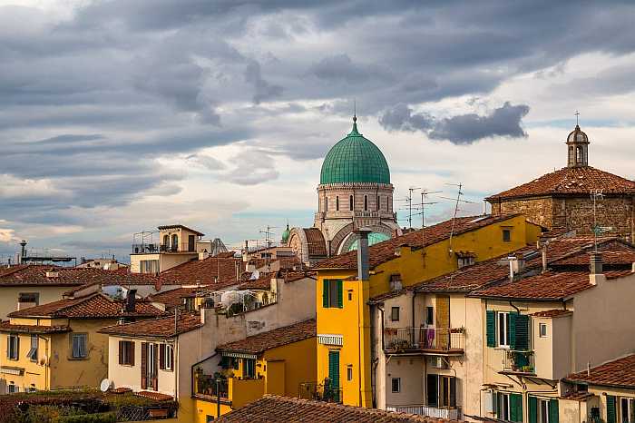 Dome of the synagogue in Florence.