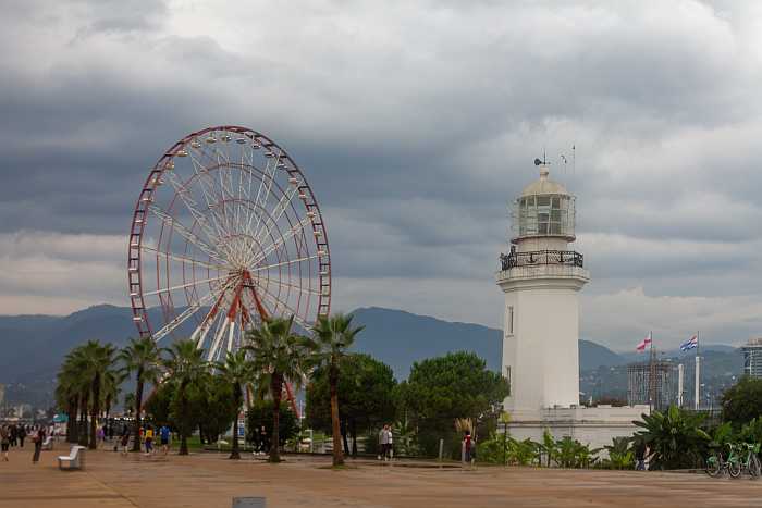 Kosher vacation in Batumi - ferris wheel.