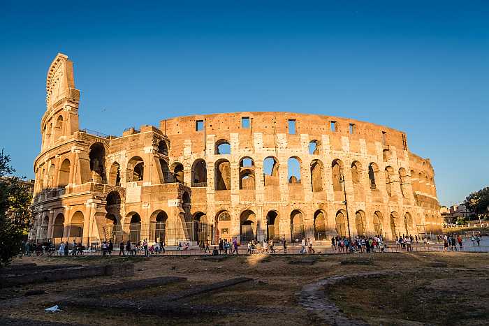 kosher summer bucket list - colesseum in Rome.